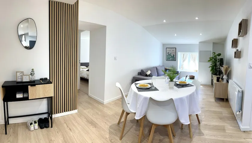 Le Cosy - Image 1