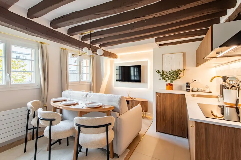 Designer 1-BR - Marais/Paris Center - Parking & A/C - Image 1