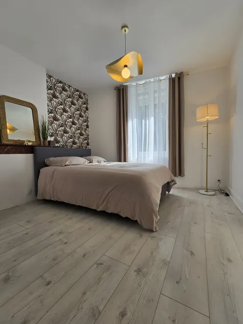 Charming apartment & balcony - Image 1