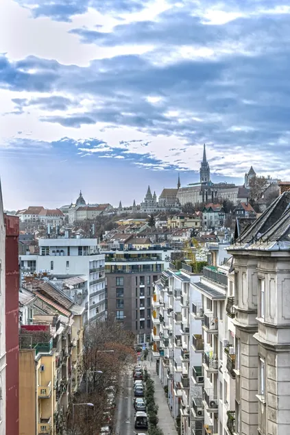 Buda Top Floor Apartment with Terrace & View - Image 1