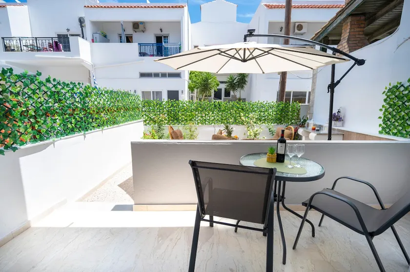 Private Patio - 3 min Walk to Beach - Diamond 1 - Image 1