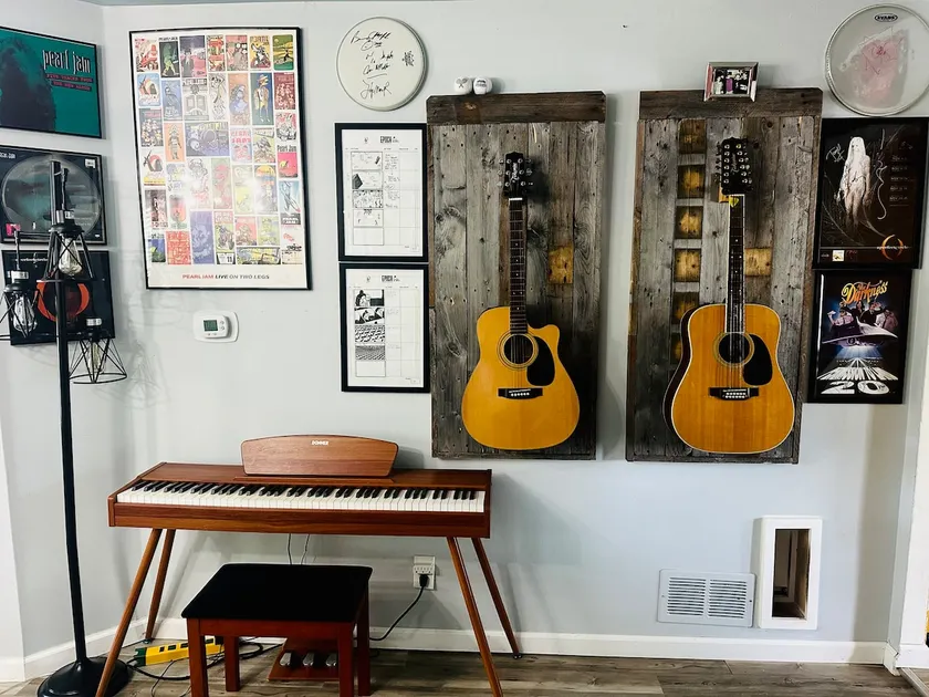 Jam & Stay – Beach & Music Vibes - Image 1