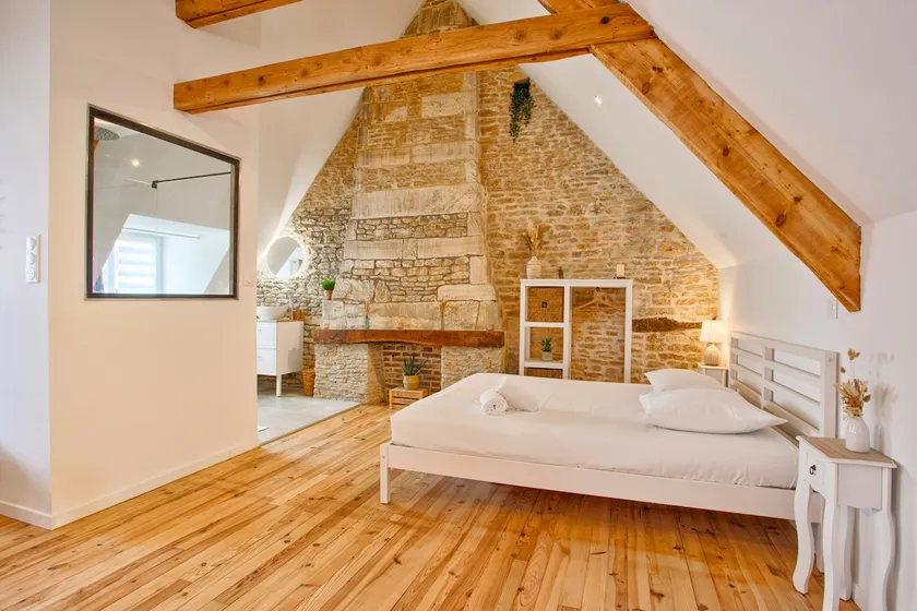 Pearlescent Suite - Beautiful renovated studio - Image 1