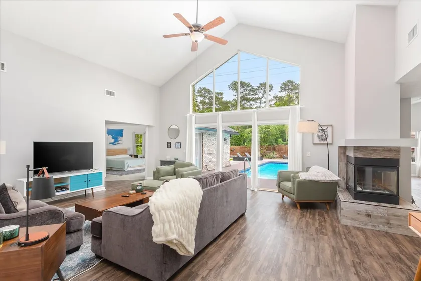 Outdoor Oasis off Beach - Image 1