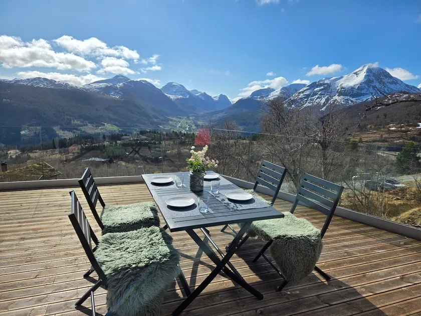 Mountain View Lodge - Image 1