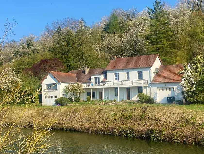 3-star waterfront cottage - Image 1