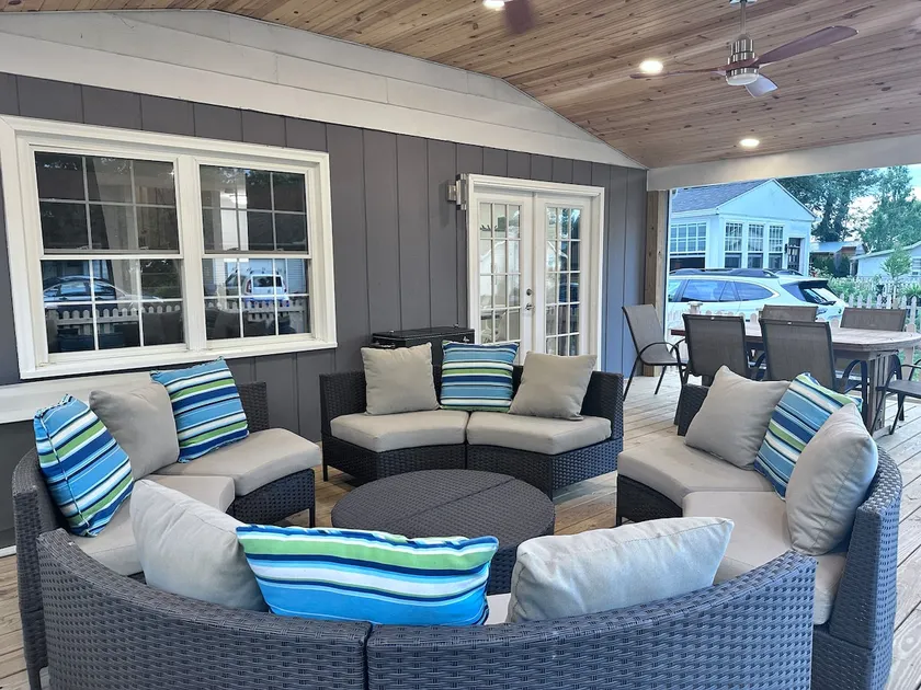 Lake Breeze Oasis - Image 1
