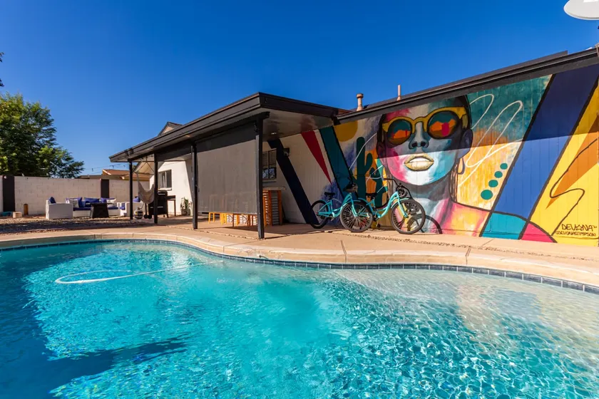 9-Beds, Pool, Hot Tub, Wifi, In DwnTwn Gilbert - Image 1