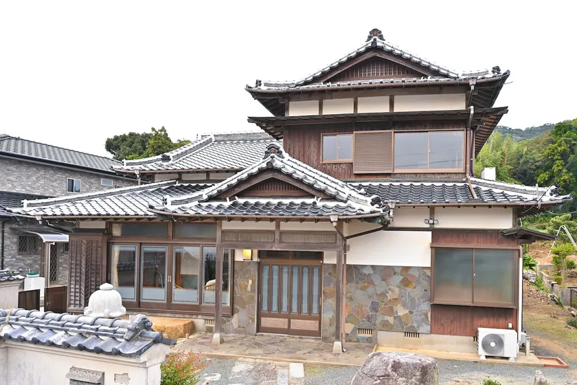 Enjoy the old-fashioned Japanese house surrounded by rich nature! - Image 1