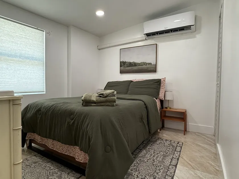 Cozy Guesthouse in Opa Locka - Image 1