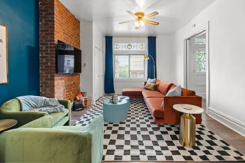 Midcentury 5BD | BBQ & Yard | Close to DT & Pitt - Image 1