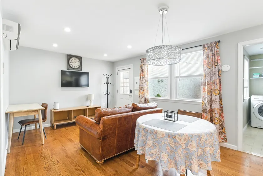 Stylish Guest House – Private 1BR in Newark - Image 1