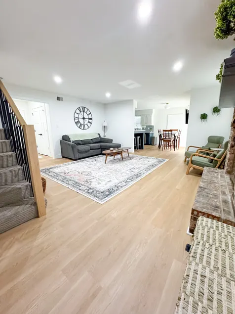 Modern Comfort on Crystal – Sleeps 16! - Image 1