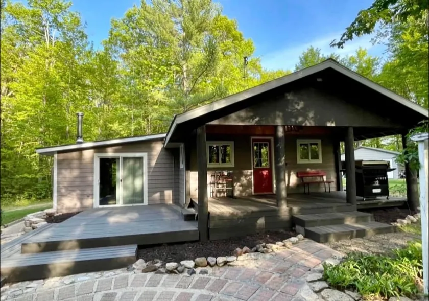 Cozy Cabin in the Northwoods - Image 1