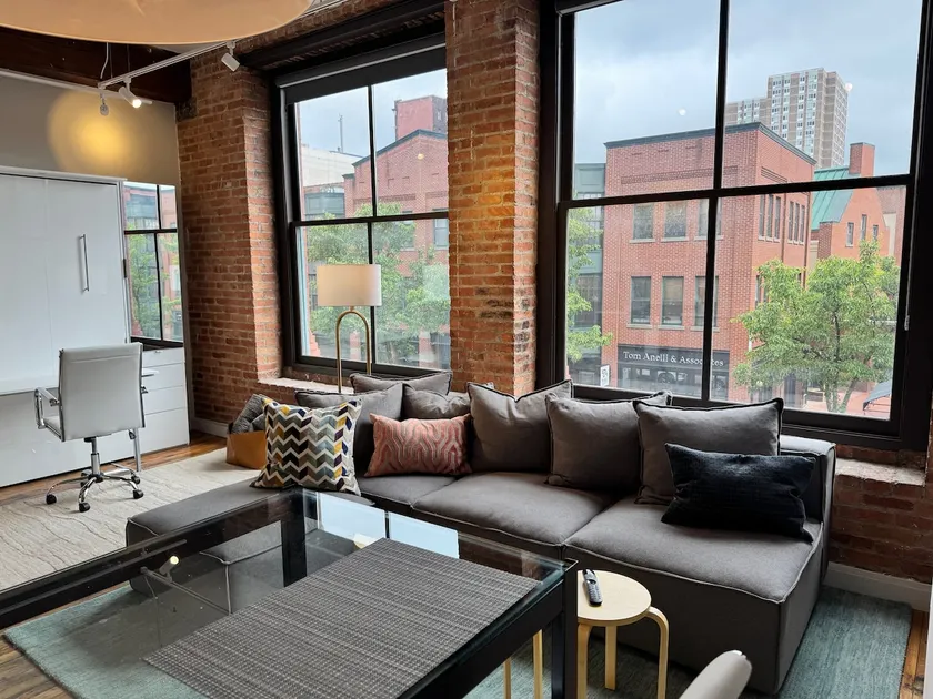 City Chic Best of Armory Sq! - Image 1