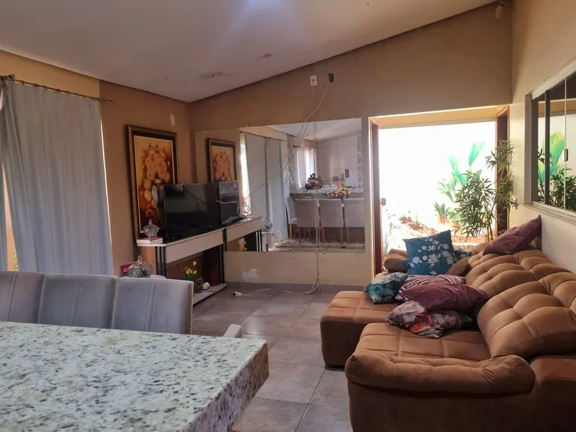 Family home with total comfort - Image 1