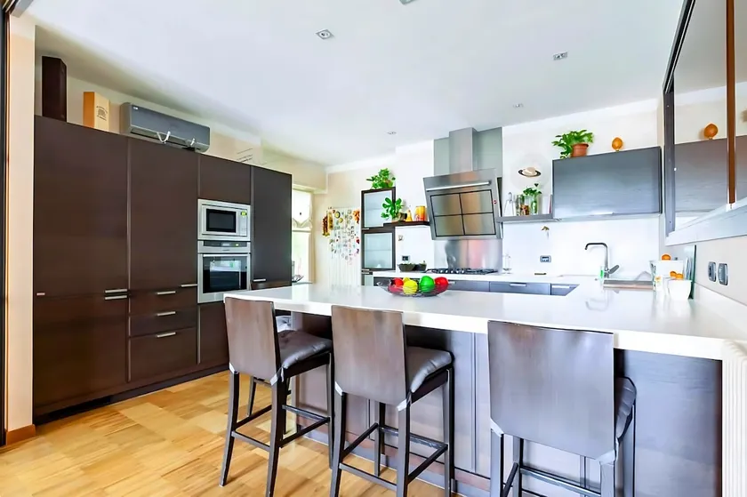 Massa - Sleeps 6 - 2 Bathrooms - Terrace - Image 1