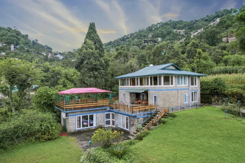 Kasauli Estate | Heritage 5BR with Lawn - Image 1