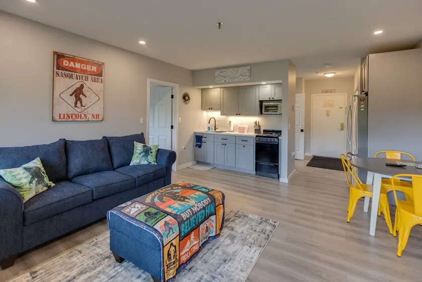 Riverside Condo with Amenities - Image 1