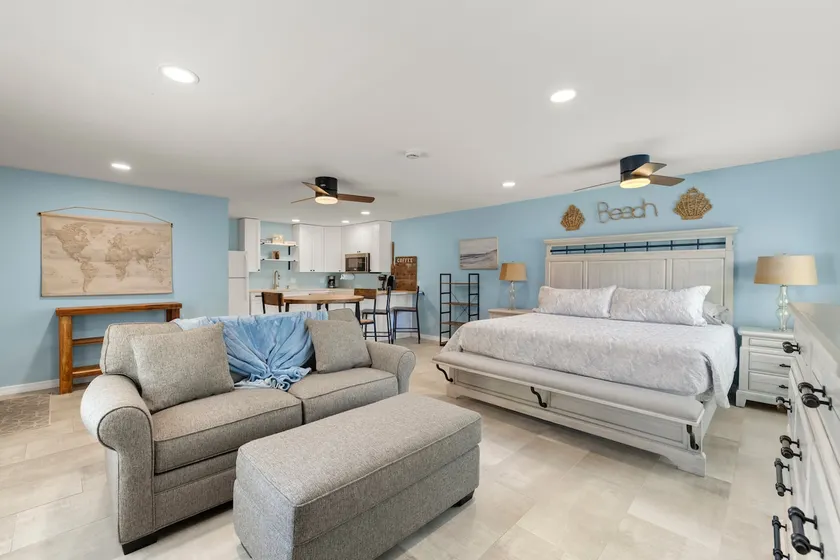 Beachful Bliss Studio - Image 1