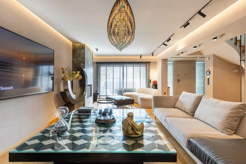 Z Modern and spacious villa with pool - Image 1