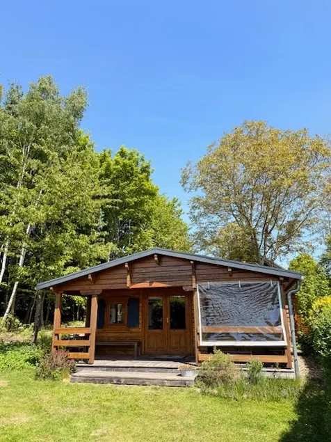 Log cabin at the sailing harbor - Image 1