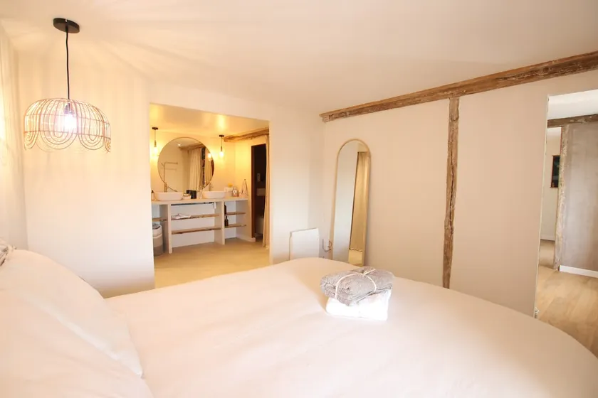 The Bohemian Suite - Romantic & Spacious - Image 1