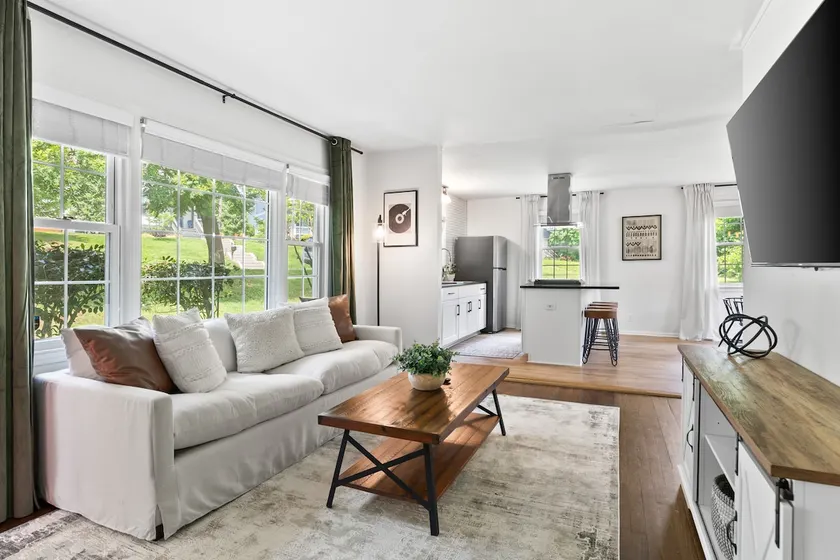 Cozy House in Trendy East Nashville with a Patio and Grill - Image 1