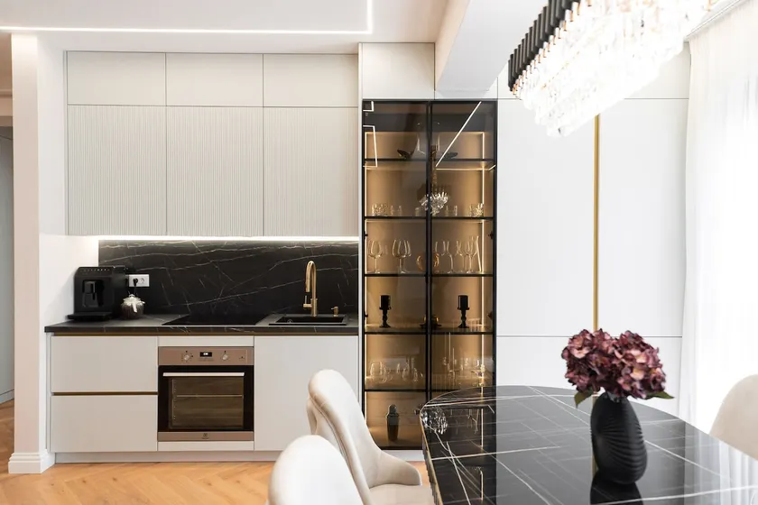 Luxe Apartment - NEO TOWER - Image 1