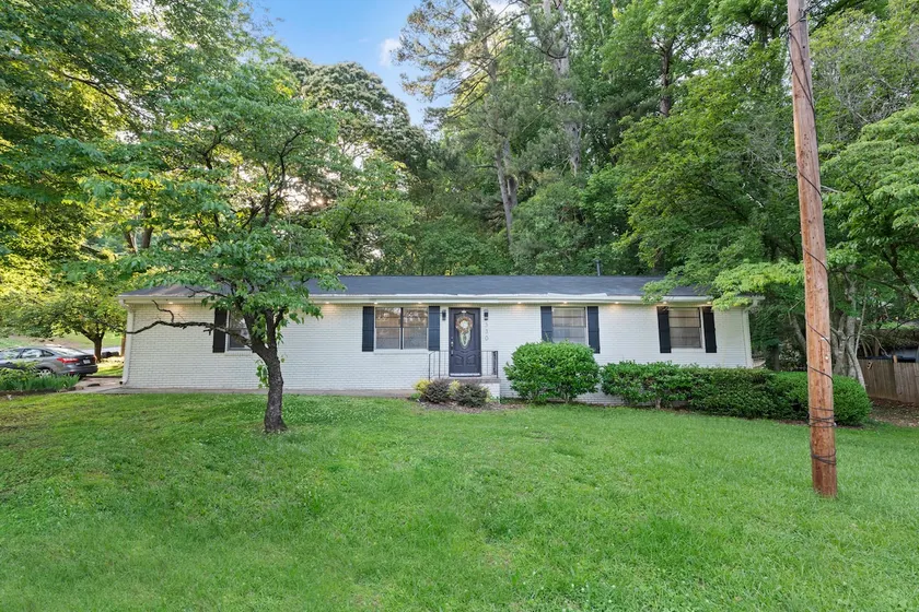 Golf Course View Near Airport & Downtown Atlanta - Image 1