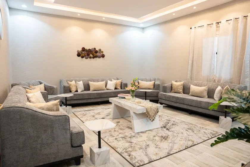New independent private hotel apartment, courtyard - Image 1