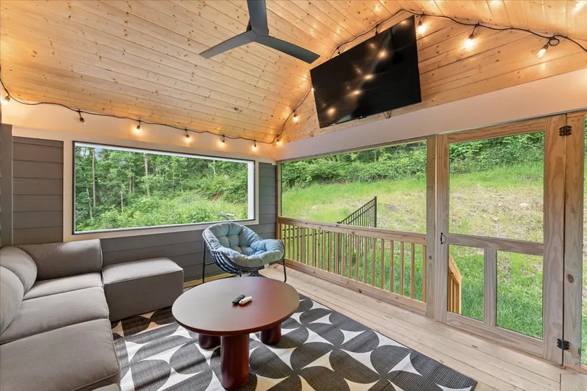Family Getaway w/ Hot Tub & Arcade Near DT - Image 1