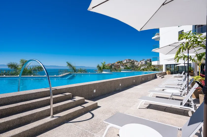 Zantamar, Penthouse 605B - Image 1