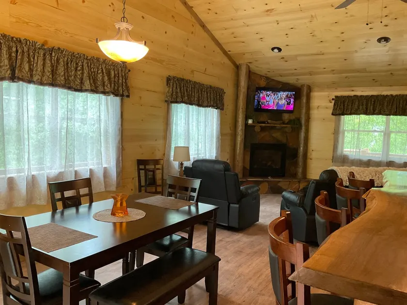 Jackson Hill Cabin - Image 1