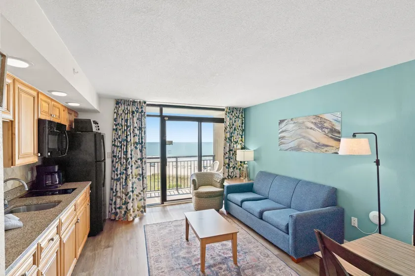 Ocean Front Condo avec une belle rénovation terminée en juin 2018 - Image 1