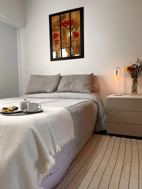 Spacious, comfortable and bright apartment - Image 1