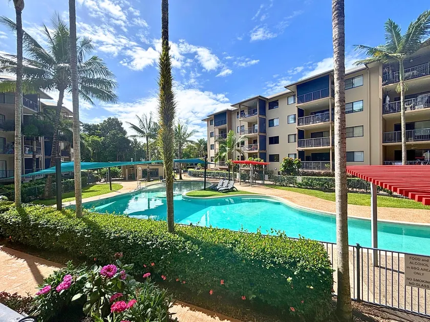 Dive In – Cairns Poolside Stay - Image 1