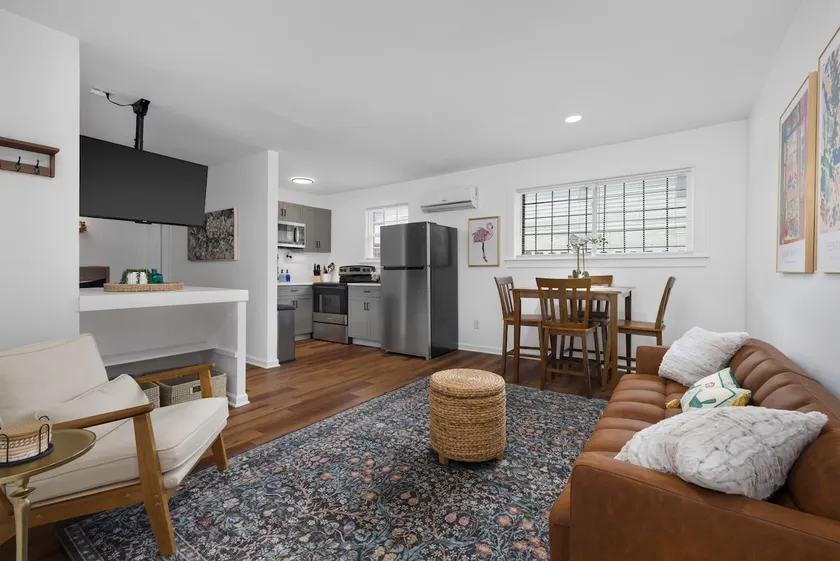 New Updated Studio In Prime Location 3 - Image 1