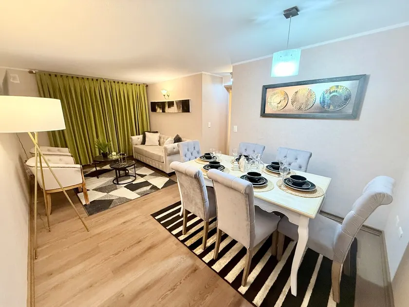 Superior location and style - Image 1