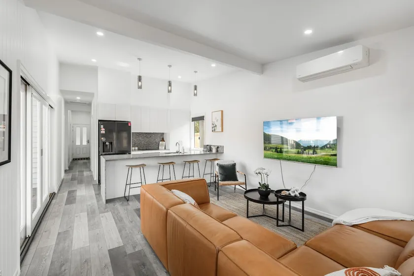 Stylish Inner-City Stay! - Image 1