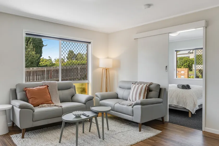 Modern Comfort in Quiet Neighbourhood! - Image 1