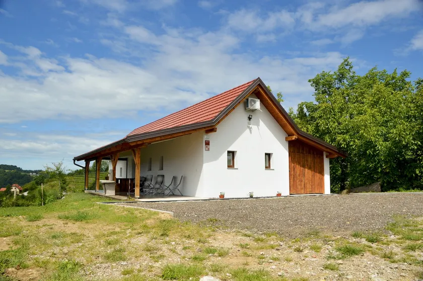Gold Wine Estate - Image 1