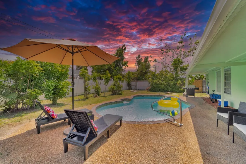 2 Kitchens, Pool, Ping Pong, Corn Hole, BBQ - Image 1
