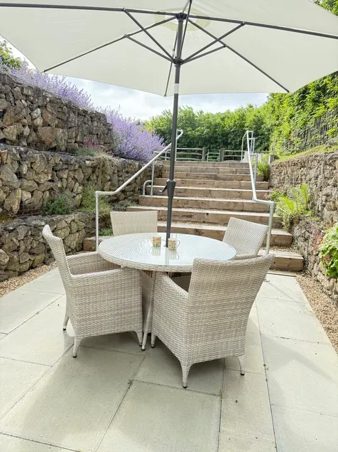 Mulberry Corner - Image 1