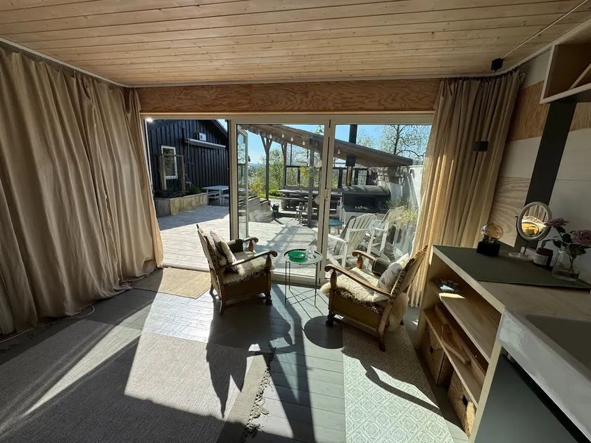 Idyllic garden room - Image 1