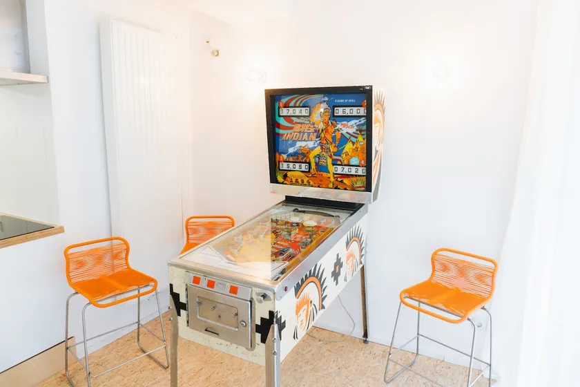 room life – Quartier 10, 300 sqm centrally located for groups - Image 1