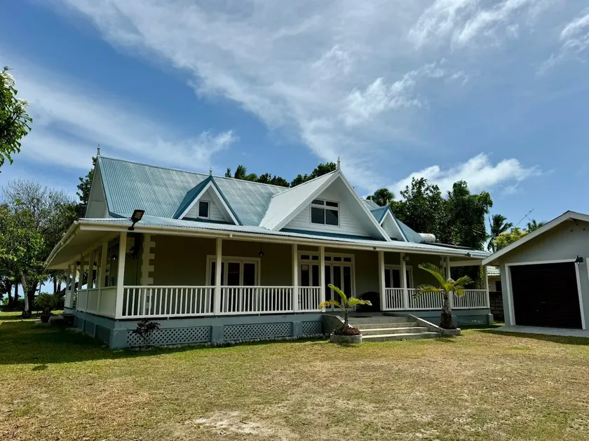 Sunset Hideaway Beach House - Image 1