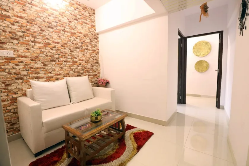 Bright 2 BR Suite + Wi‑Fi & Breakfast - Image 1