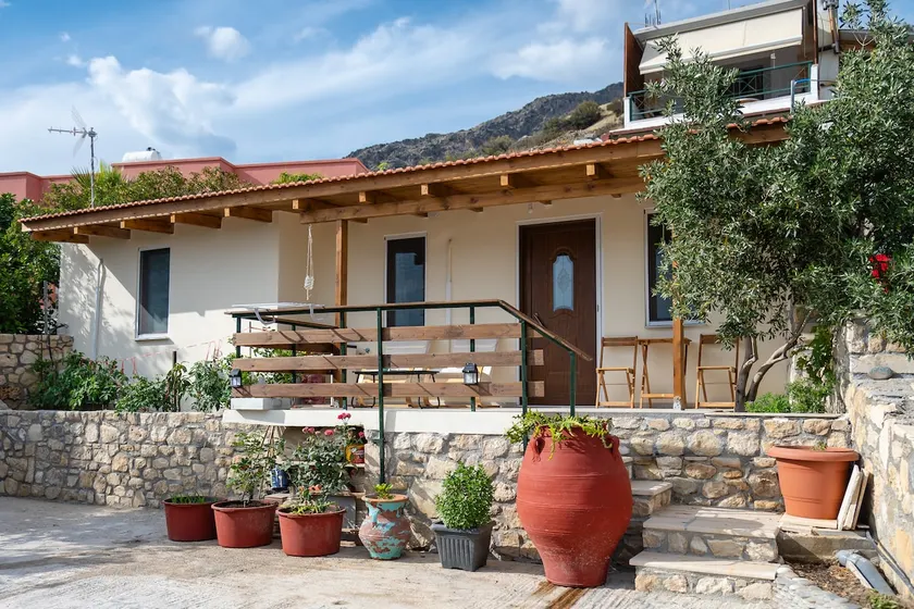 Olive House in Keratokampos - Image 1