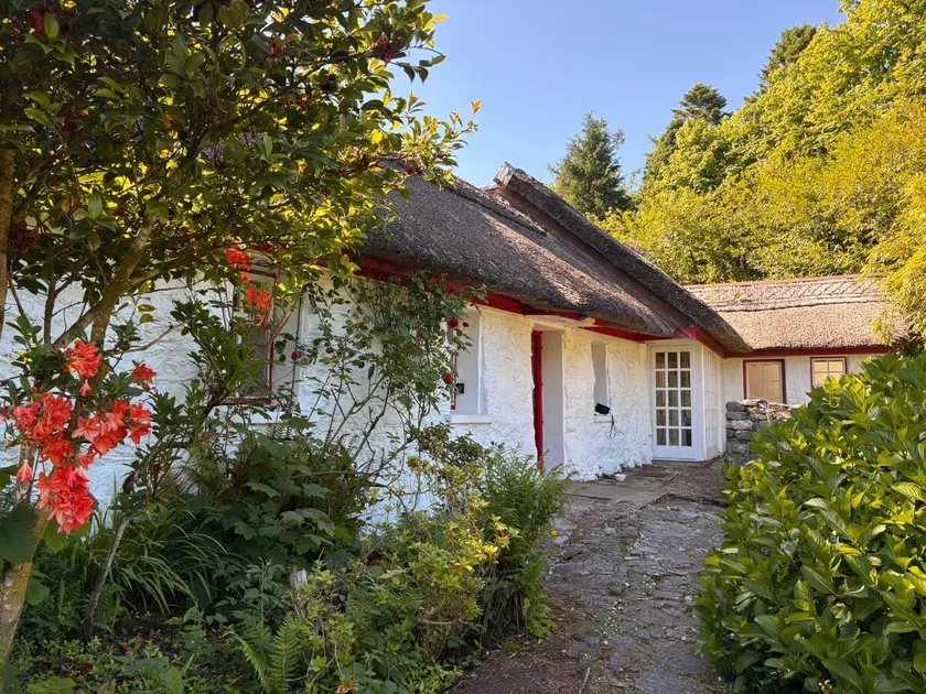 Mayfly Cottage in Oughterard - Image 1